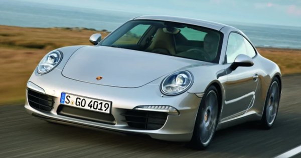 Някои автомобили сменят постоянно дизайна, а механиката остава почти непроменена. При поколението 991 е точно обратното. Неговото шаси, интериор и трансмисия са изцяло нови, което го правеше по-мощен, по-технологично напреднал и по-удобен автомобил. Но външно ясно прилича на предишните 911. Всъщност, може да се каже, че дори е по-близко като дизайн до оригинала от куп по-стари версии. Може би 991 е най-добрият пример за комбиниране на класически и модерен дизайн на Porsche.

